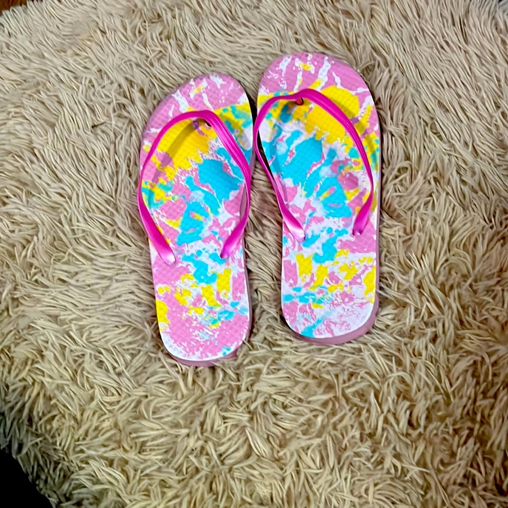 Woman’s size 7/8 flip flops